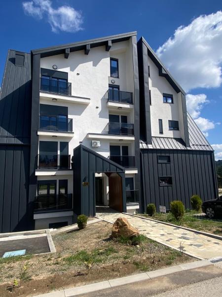 A la foto es mostra l'objecte Apartman Leona A-1 situat a la ciutat de Divčibare.