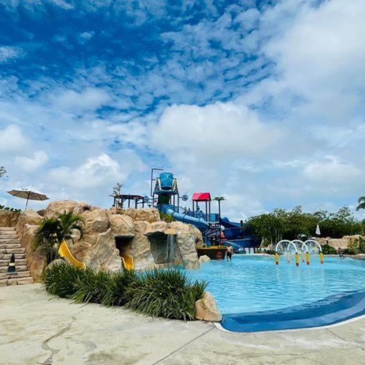 A la foto es mostra l'objecte Aqualand Park e Resort situat a la ciutat de Salinópolis.