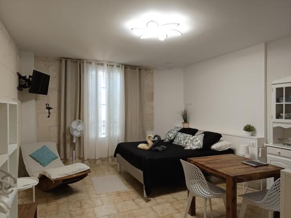 Na zdjęciu widoczny jest obiekt Cosy Arles położony w mieście Arles.