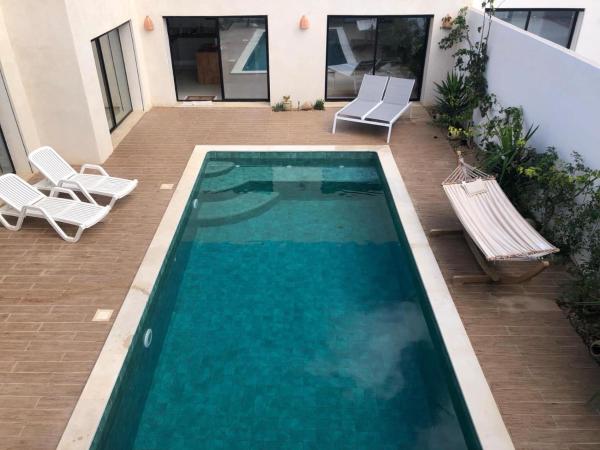 写真にはFafou市にあるVilla piscine Djerbaが写っています。