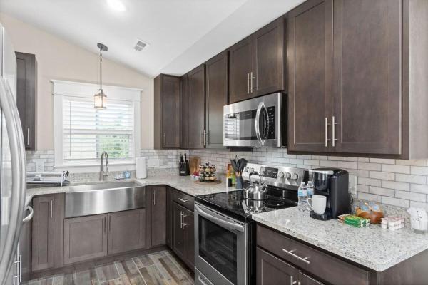 Фотография 9: Unit #5 638 Madison St