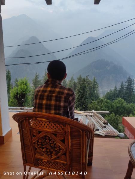 Na fotografii je vidět objekt Bella homestay nacházející se ve městě Harsil.