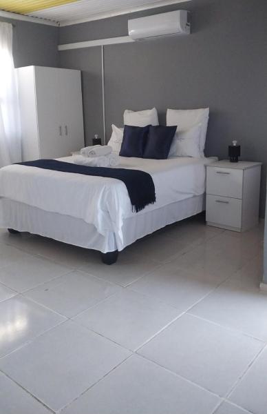 Na zdjęciu widoczny jest obiekt Dreamland Self Catering and Backpackers CC położony w mieście Keetmanshoop.