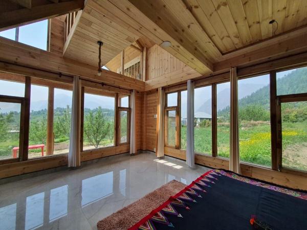 Wooden Duplex Cottage In Orchard Sainj Valley Stay - Lahaul And Spiti