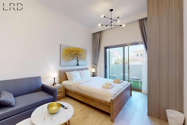 A la foto es mostra l'objecte Brand New and Modern Studio Apartment situat a la ciutat de Dubai.