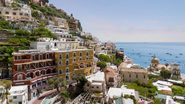 A la foto es mostra l'objecte Hotel Savoia situat a la ciutat de Positano.