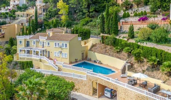 A la foto es mostra l'objecte Villa Calpe Grande situat a la ciutat de Calp.