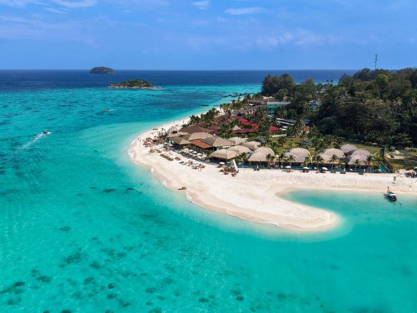 A la foto es mostra l'objecte Bulow Casa Grand View Resort situat a la ciutat de Ko Lipe.