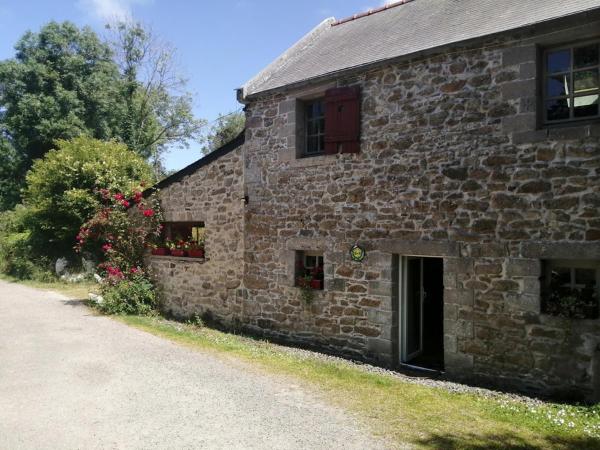 På billedet ses objektet Gîte du Moulin de Brendouez beliggende i byen Kernilis.