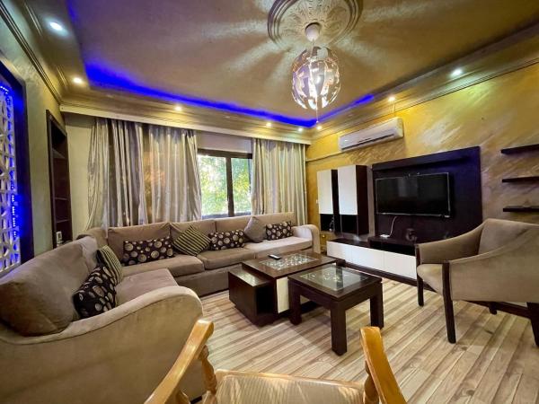 A la foto es mostra l'objecte Cozy Apartment Retreat in Degla Maadi situat a la ciutat de El Caire.