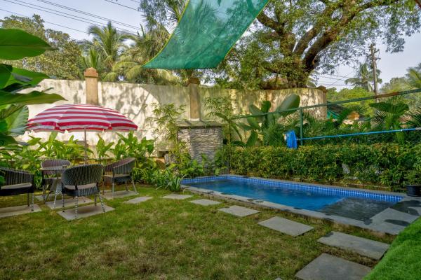 The photo shows the Casa Avasa - 3bhk Private Pool Villa in Siolim located in the city of Naozor.