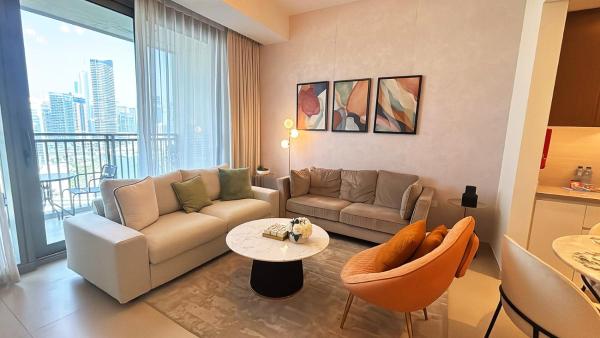 Na fotografii je vidět objekt Lovely canal view apartment in Dubai Marina, 52/42 Tower, 16th floor, 1BR nacházející se ve městě Dubaj.