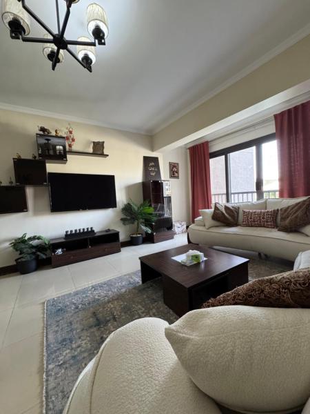 Nella foto è visibile l'oggetto An Elegant Apartment in park mall with lake view situato nella città di Il Cairo.