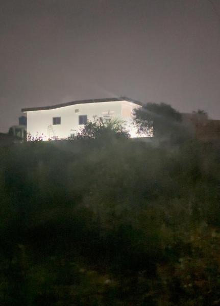 På bilden syns objektet Maison blanche som ligger i staden Adjarra.