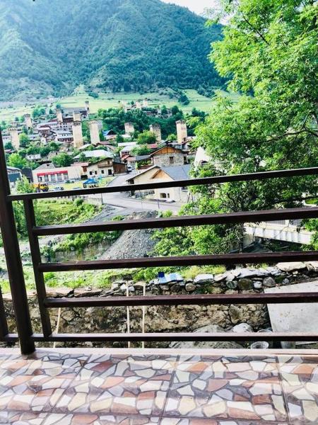 En la foto se muestra el objeto guest house dede ubicado en la ciudad de Itʼkhvisi.