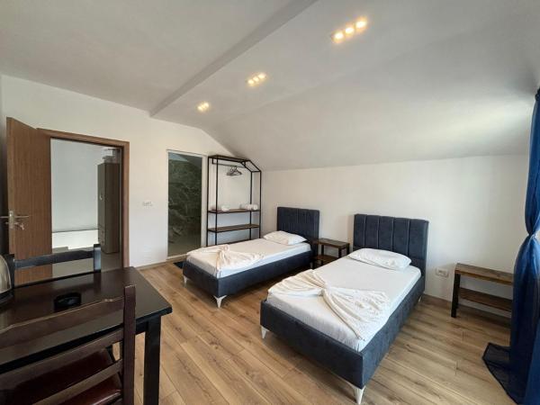 På billedet ses objektet ARBI GUEST House beliggende i byen Vranisht.