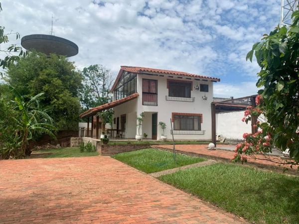 Na zdjęciu widoczny jest obiekt Casa de campo en Buena Vista - A una cuadra de la plaza położony w mieście Buena Vista.