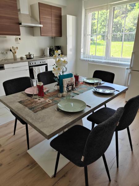 The photo shows the Ferienwohnung Landliebe, nahe Jennersdorf und Therme located in the city of Doiber.