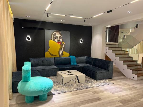 A la foto es mostra l'objecte Luxury 3 bedroom apartment with swimming pool Ikoyi situat a la ciutat de Bamgbose.