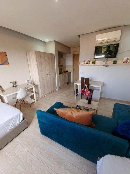 A la foto es mostra l'objecte cozy studio ideal location situat a la ciutat de Oujda.
