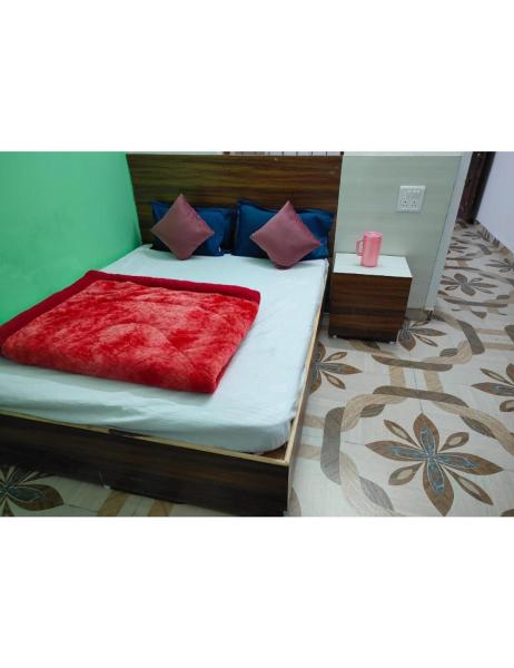 A la foto es mostra l'objecte Hotel Nagraja Palace होटल नागराजा पैलेस situat a la ciutat de Maneri.