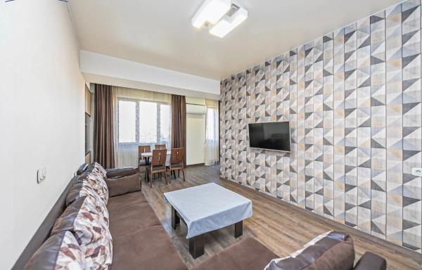 Elegant 2br Urban Hideaway - Parkside, Near Mega Mall - Ermenistan