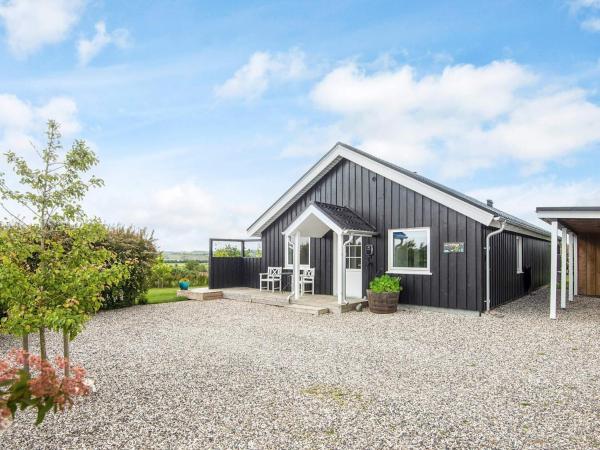 A la foto es mostra l'objecte 6 person holiday home in Ebeltoft situat a la ciutat de Ebeltoft.