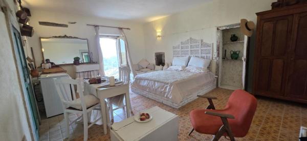 Na zdjęciu widoczny jest obiekt The Cedro part of The Orangery Luxury Retreat położony w mieście Tursi.