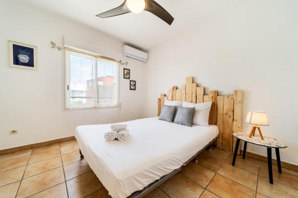 JADE - Appt 2 chb - 4 personnes - à 200 m du lagon de Saint-Pierre - Résidence avec belle piscine et parking privé - sur le front de mer et à 2 pas du centre-ville de St-Pierre, Saint-Pierre