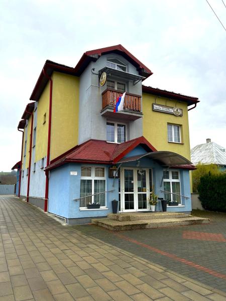 Nella foto è visibile l'oggetto Penzión Nezábudka situato nella città di Stropkov.