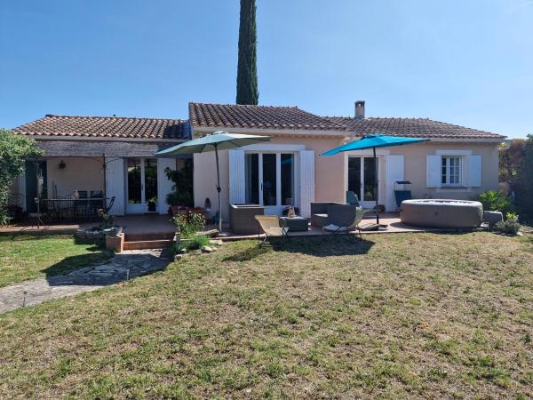A la foto es mostra l'objecte Villa avec jacuzzi au cœur de la Provence ! situat a la ciutat de Monteux.