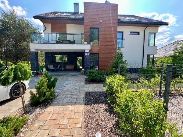 На фото показан объект Villa Jachtowa, расположенный в городе Strękowizna.