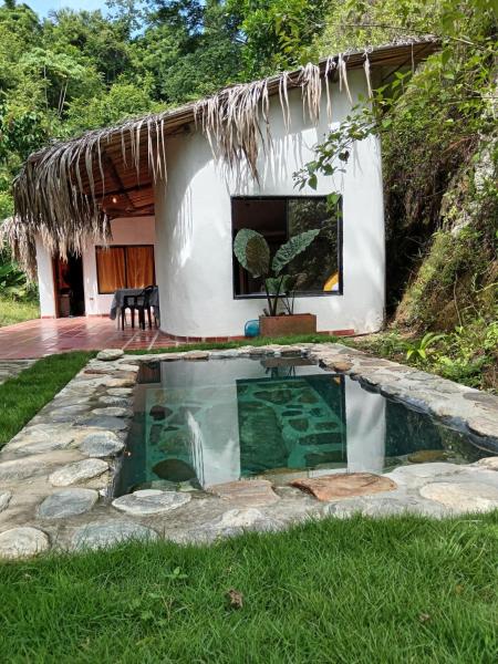 På bildet vises objektet Nuabii Ecolodge som ligger i byen Guachaca.