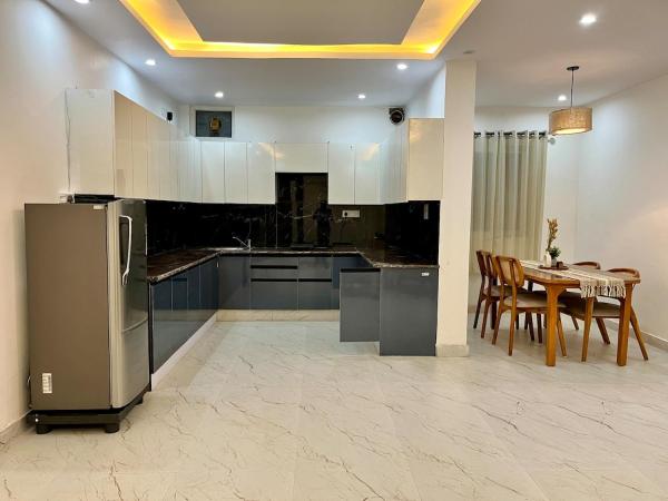 På billedet ses objektet Moksha A luxury 2BHK with Ganga view beliggende i byen Rishikesh.