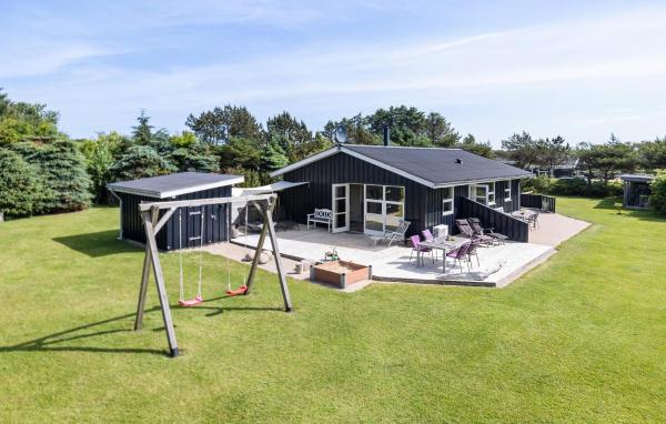 A la foto es mostra l'objecte Nice Home In Hjørring With Sauna situat a la ciutat de Hjørring.