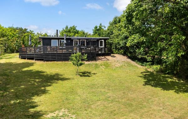 A la foto es mostra l'objecte Beautiful Home In Ebeltoft With Sauna situat a la ciutat de Ebeltoft.