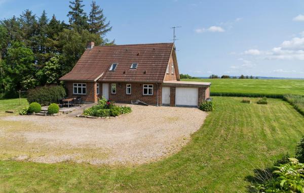 På bildet vises objektet Stunning Home In Nykøbing M With Sauna som ligger i byen Erslev.