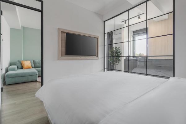Na fotografii je vidět objekt The Grey Nest-Central, Free Parking, Self Check-In nacházející se ve městě Oradea.