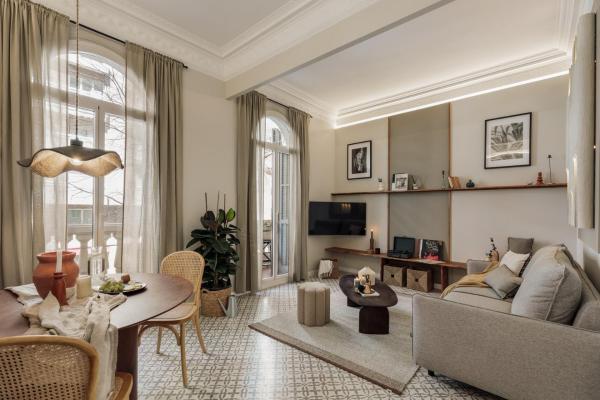 Niria - 2 bedrooms and balcony in Eixample Esquerra, Barcelone