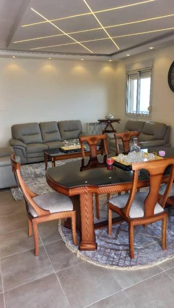 A la foto es mostra l'objecte Joli Loft F5 location Bousmail situat a la ciutat de Douaouda.