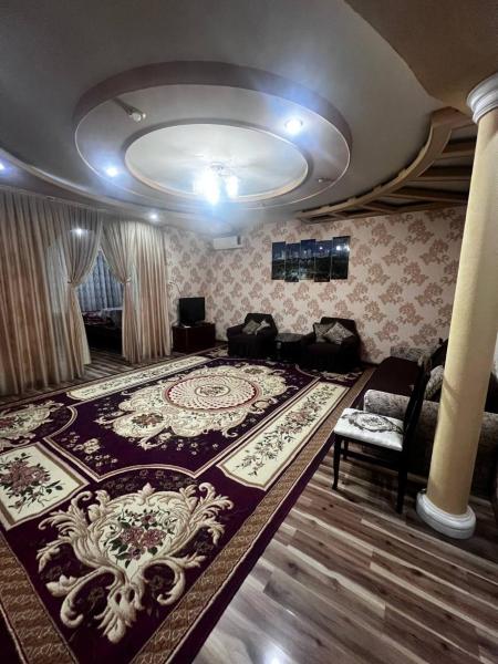 照片显示了位于Yunusobod市的apartment shaxristan物件。