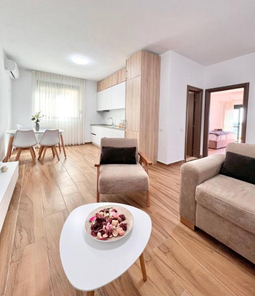 Na fotografii je vidět objekt Waterbom Apartment By Adriatic Living nacházející se ve městě Durrës.