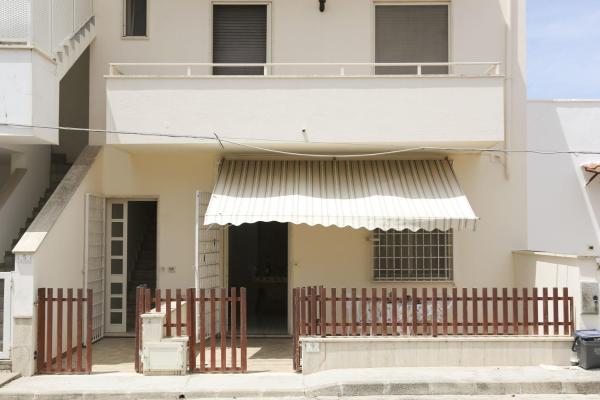 Na fotografii je vidět objekt Casa Vacanza Teresa con balcone nacházející se ve městě Torre Mozza.