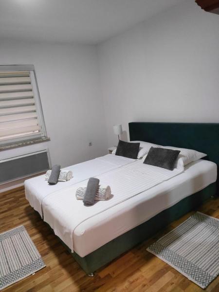 A la foto es mostra l'objecte Apartman Amal situat a la ciutat de Mostar.