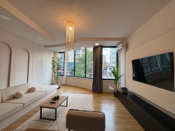 Na fotografii je vidět objekt coddess apartament in beach,durres nacházející se ve městě Durrës.