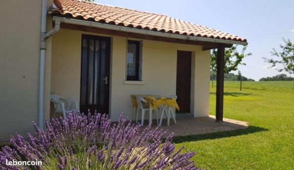 A la foto es mostra l'objecte Gîte Bourdeilh en Périgord situat a la ciutat de Rouffignac Saint-Cernin.