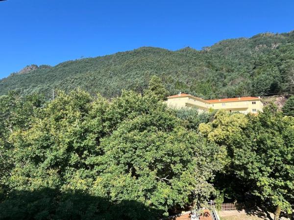 Nella foto è visibile l'oggetto Casa do Ribeiro situato nella città di Gerez.