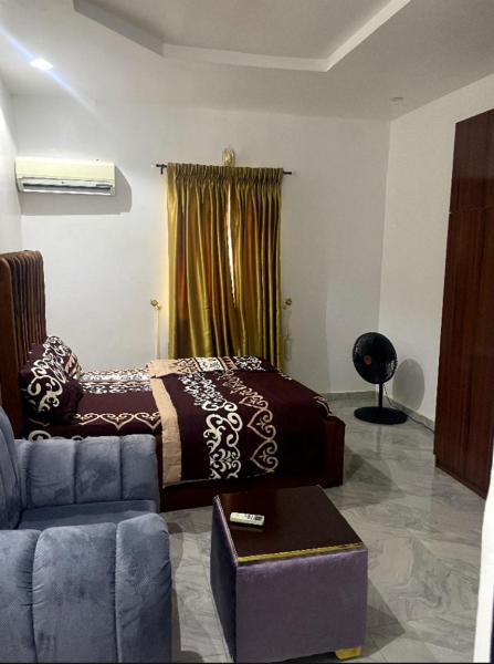 Pinnacle-Plus Service Apartment