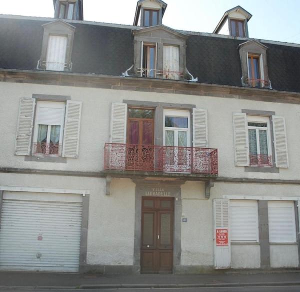 A la foto es mostra l'objecte Appartement plein cœur la Bourboule situat a la ciutat de La Bourboule.