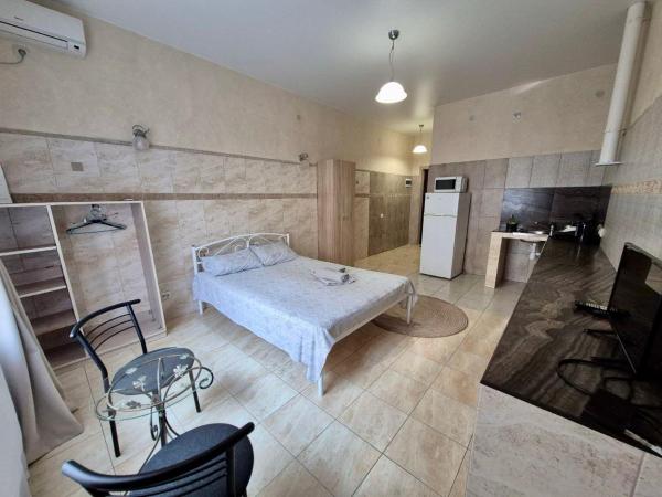 Studio apartment metro Pechersk, Kyjev